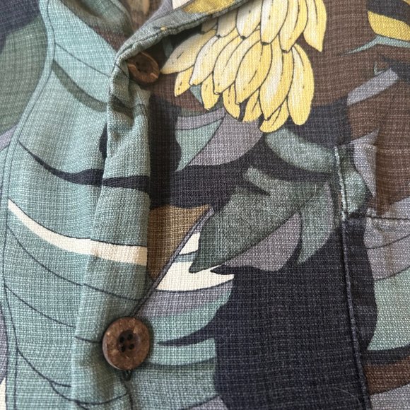 Tommy Bahama Hawaiian Shirt Size XL - Picture 4 of 7